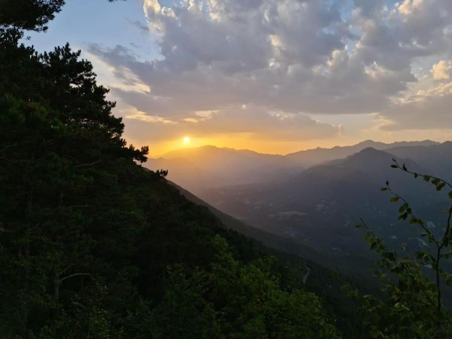 Precioso Apartamento En El Pirineo Catalan La Pobla de Lillet Bagian luar foto